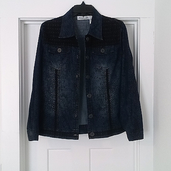 New Direction Snake Pattern Jean Jacket - Picture 6 of 7